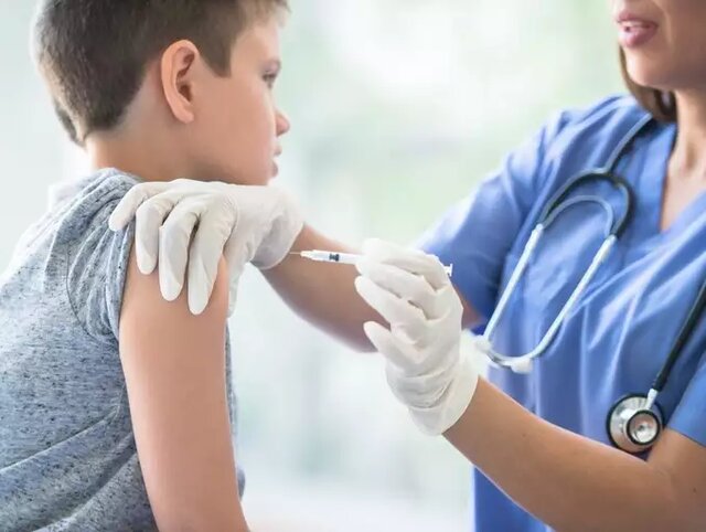 چگونه درباره واکسن کرونا با کودک‌تان سخن بگویید ؟